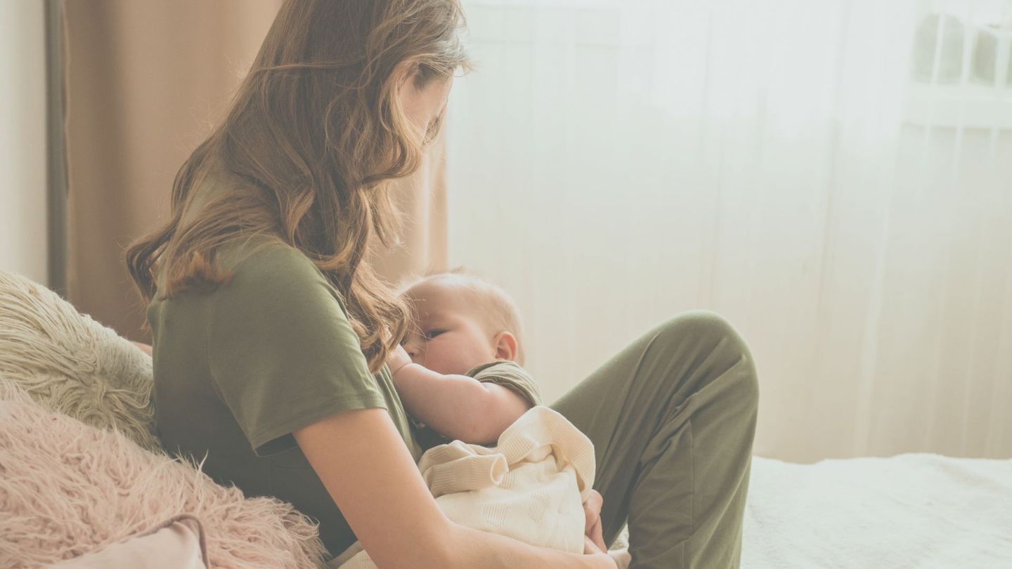 Ernährung für Babys: Der Vergleich von Muttermilch oder Premilch